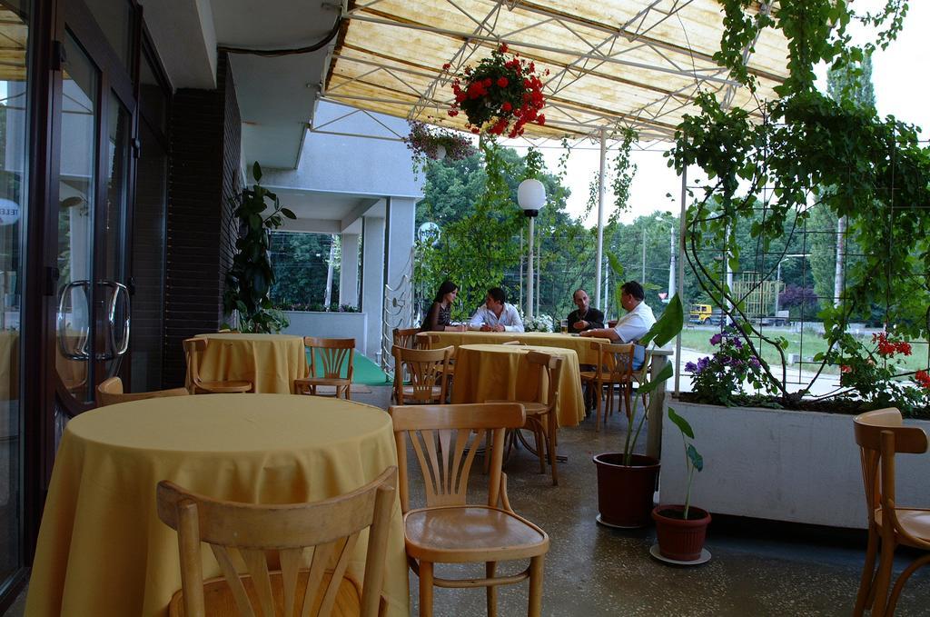 Hotel Le Baron Timisoara Esterno foto