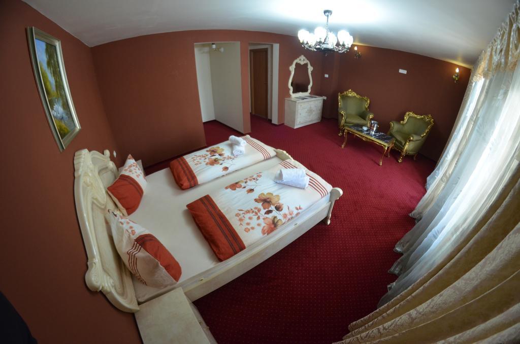 Hotel Le Baron Timisoara Esterno foto