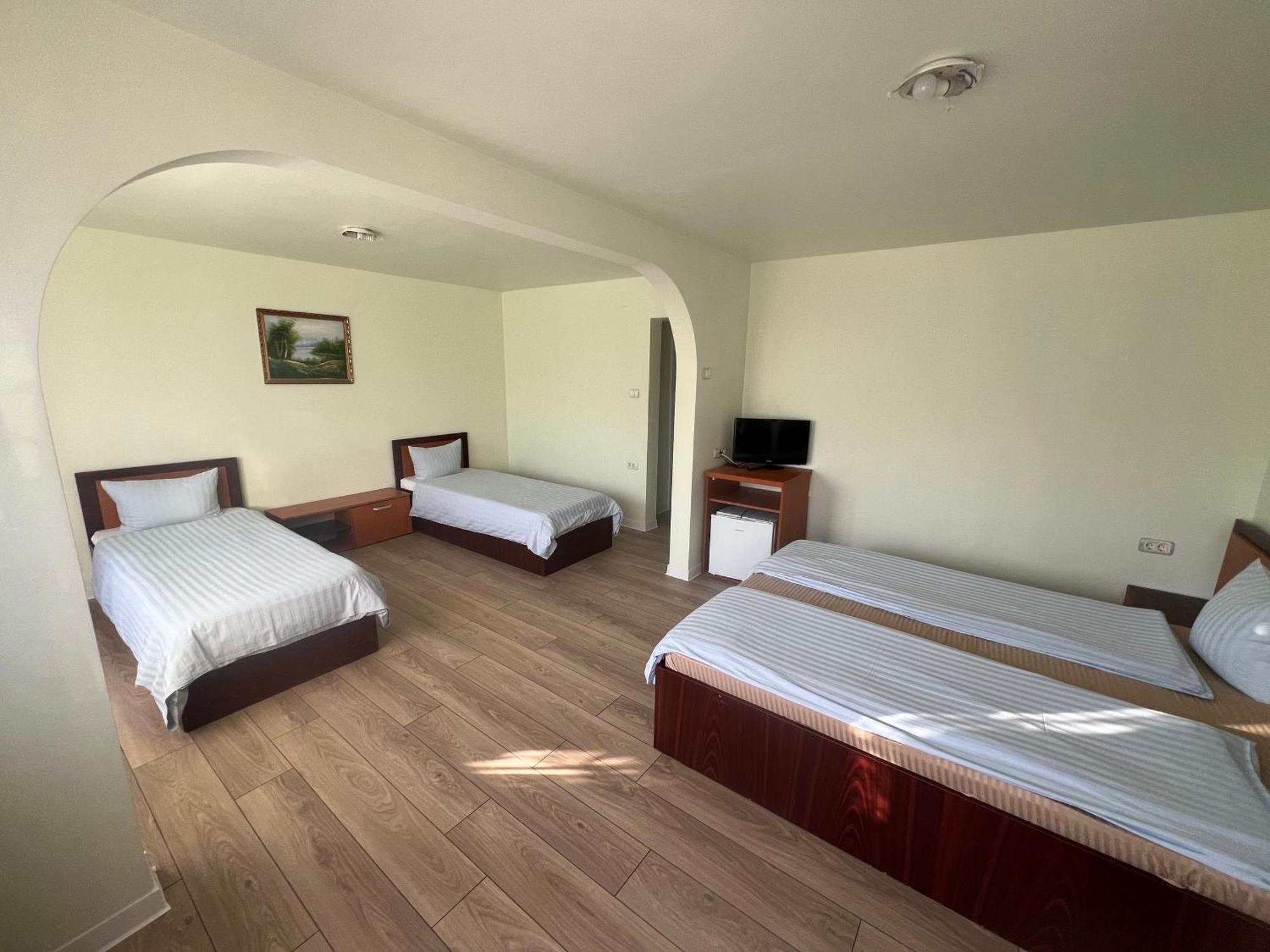 Hotel Le Baron Timisoara Esterno foto